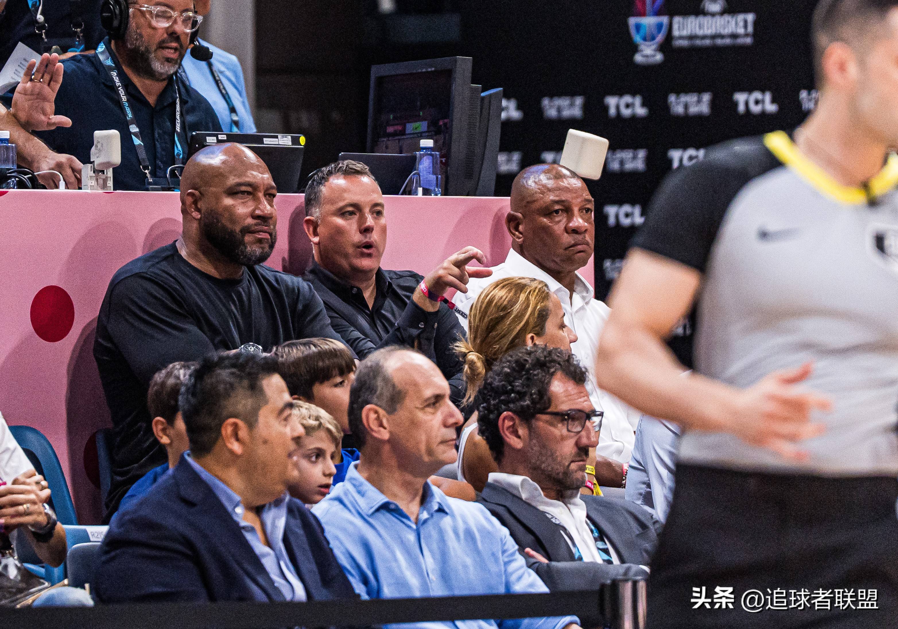 字母哥在西班牙队比赛中突破纪录，惊险取胜引发热议！的简单介绍